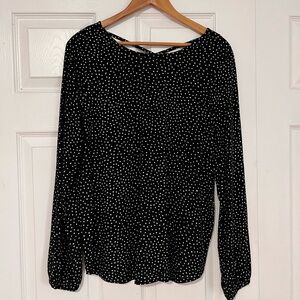 Black and white poke a dot top